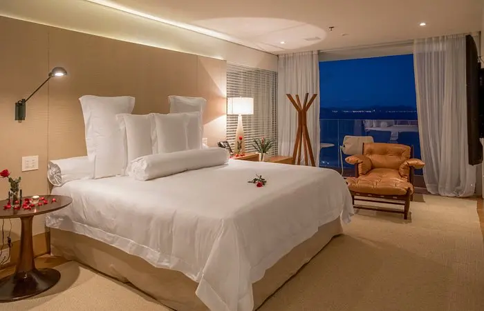 EMILIANO RIO | Venclikovi.com Luxury suite at Emiliano Rio with ocean view at night