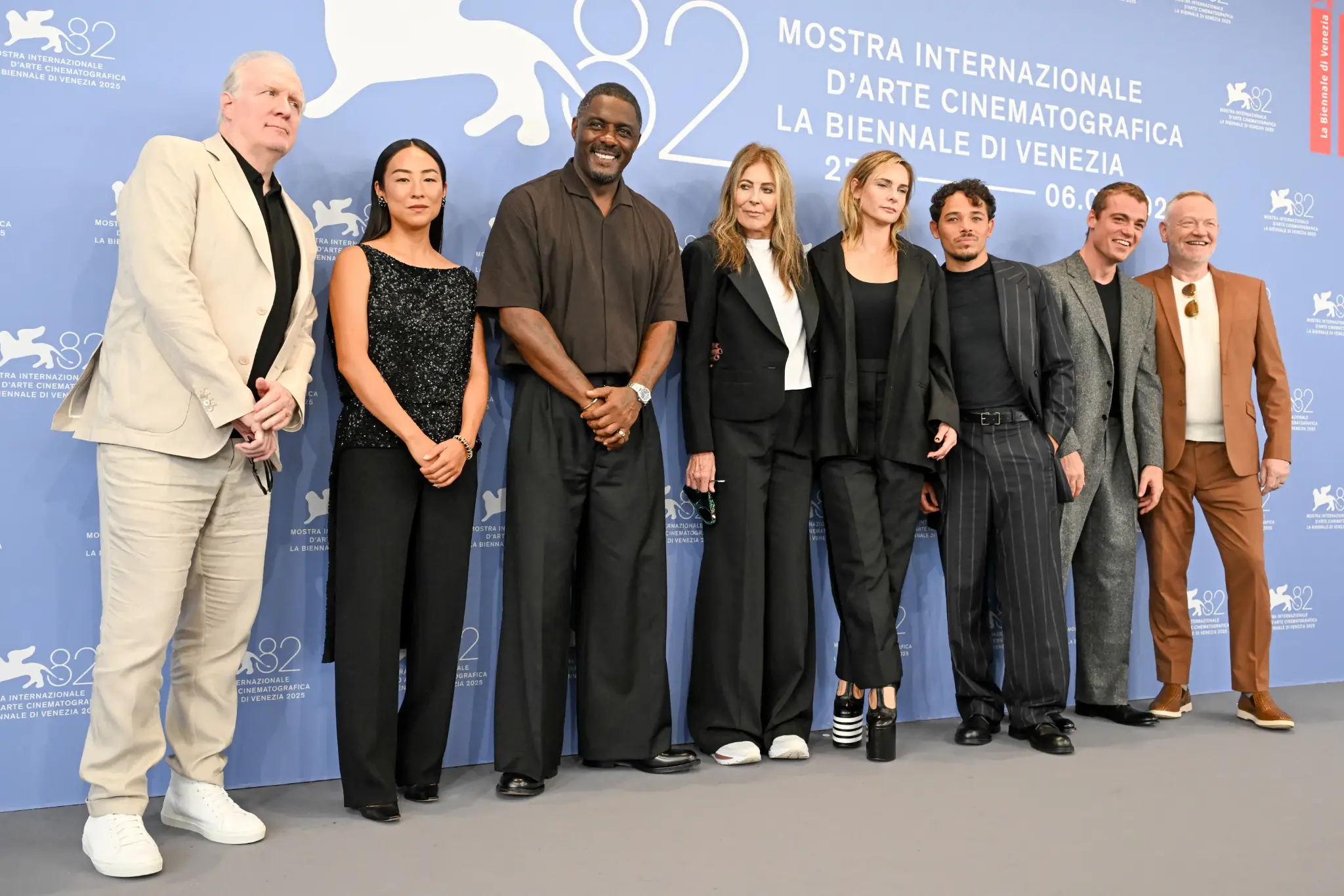 a-house-of-dynamite-2025-cast-at-venice-film-festival | Venclikovi.com The cast and crew of A House of Dynamite at the Venice Film Festival 2025