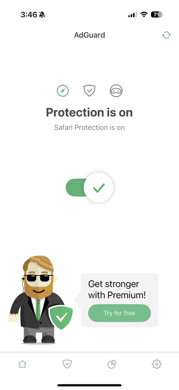 adguard-safari-protection-on | Venclikovi.com AdGuard app screen showing Safari Protection enabled on iPhone