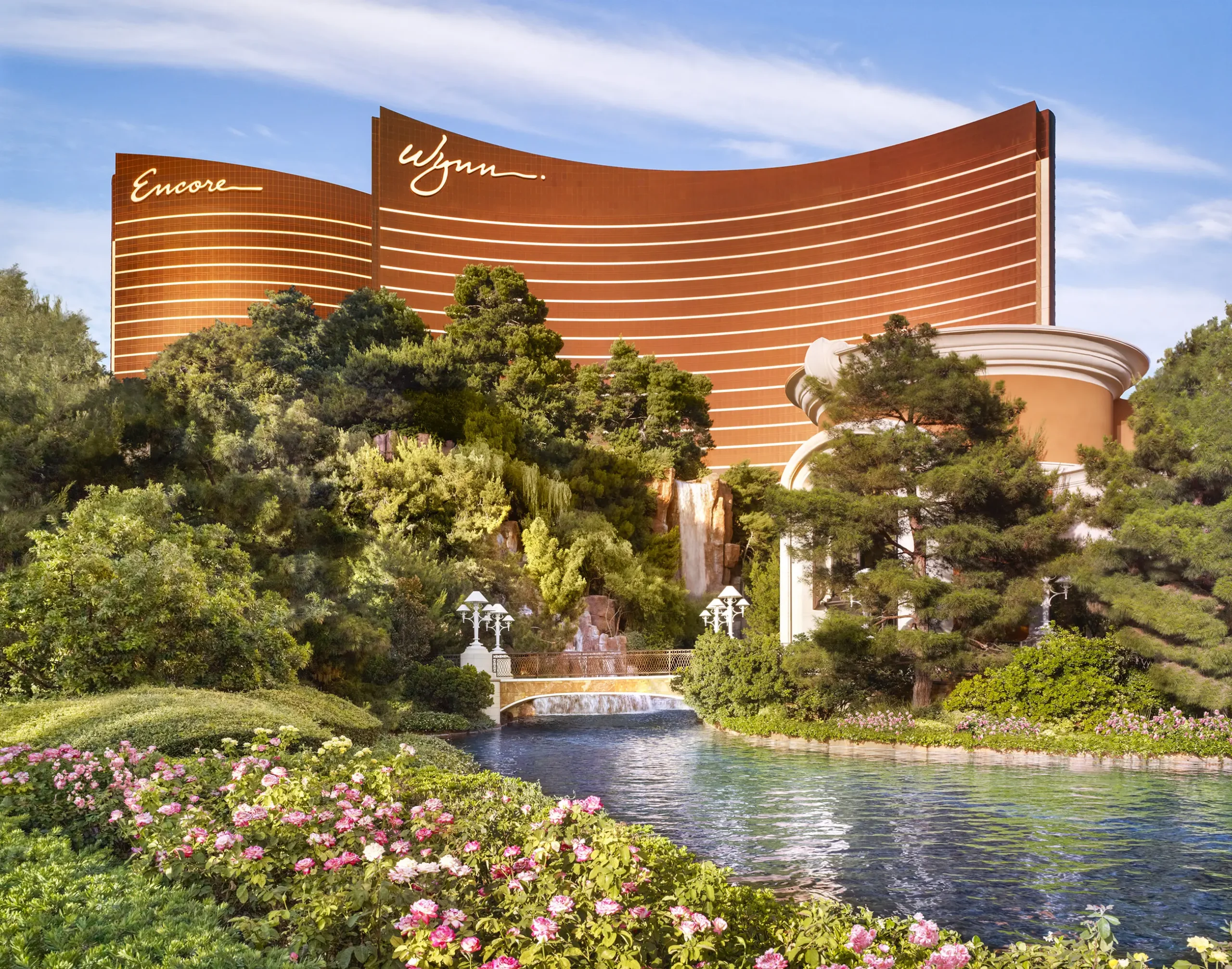 Wynn Encore- The Panoramic Choice | Venclikovi.com The elegant, curved towers of Wynn and Encore, known for offering the most spectacular views of the Sphere's glowing Exosphere.